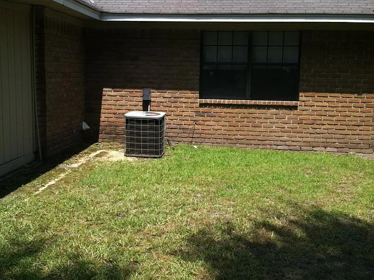 663 Windhaven Dr — Photo 1