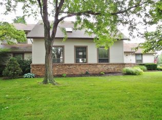 190 N Ridge Dr, Perrysburg, OH 43551