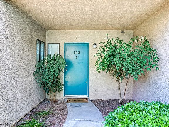 5th image of 4425 Woodpine Dr Unit 102