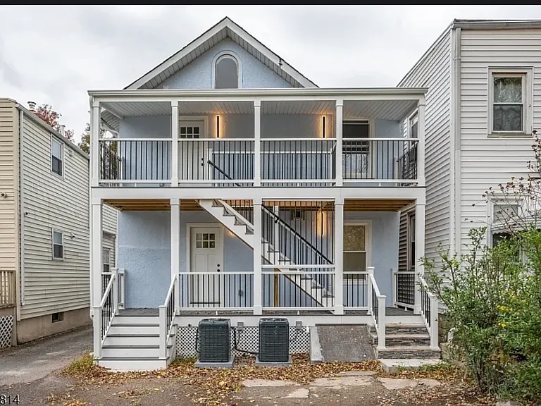 24 Dean St — Photo 1
