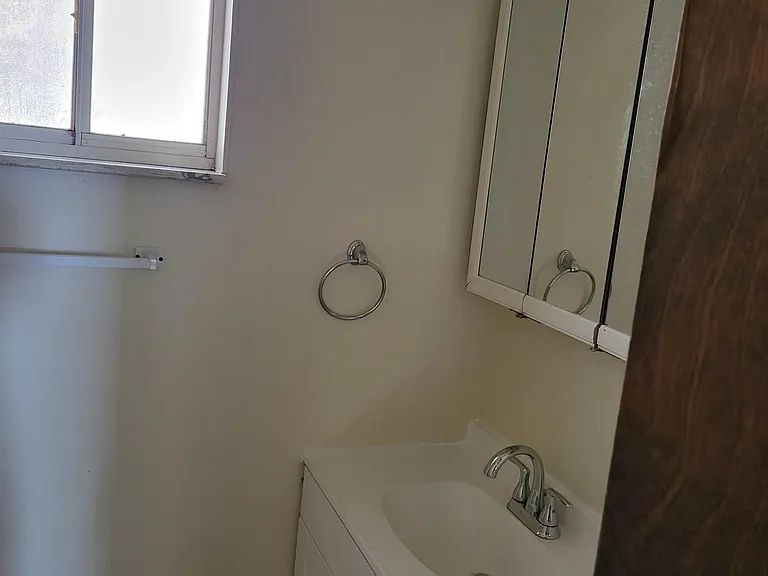 1213 Middletown Rd #3 — Photo 7