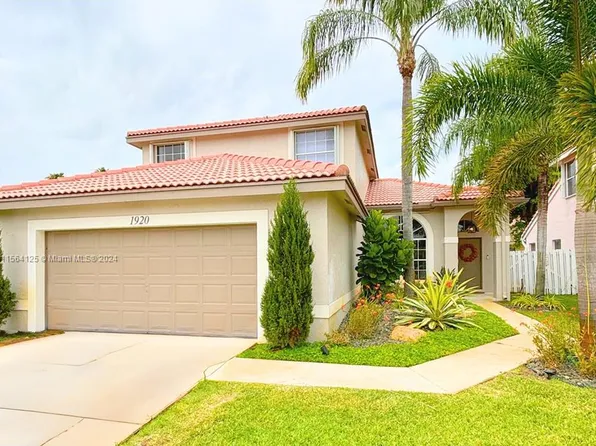 1920 NW 182nd Ter, Pembroke Pines, FL 33029