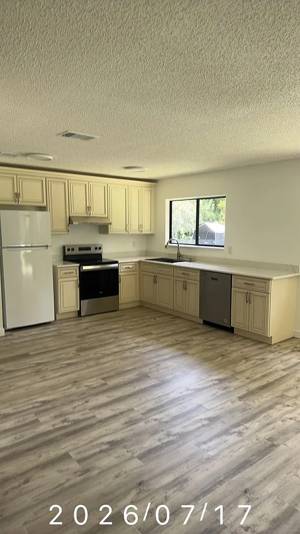 Fully Renovated SE Palm Bay Home Modern, Clean & MoveIn Ready — Photo 2
