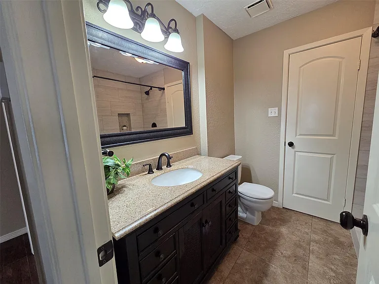 4203 Spinks Creek Ln — Photo 9