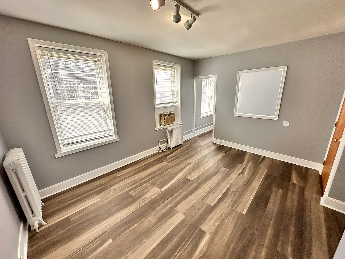 Building Photo - 734 S 20th St #2R