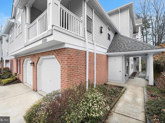 3rd image of 5800 Wyndham Cir Unit 206