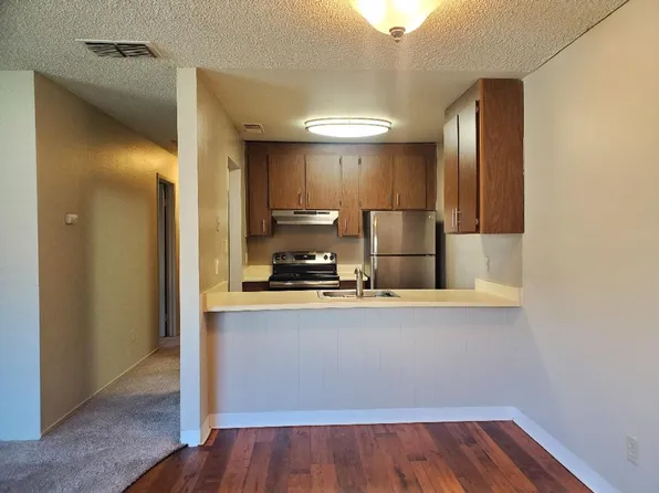 Emerald Gardens Apartments, 9521 Emerald Park Dr APT 56, Elk Grove, CA 95624