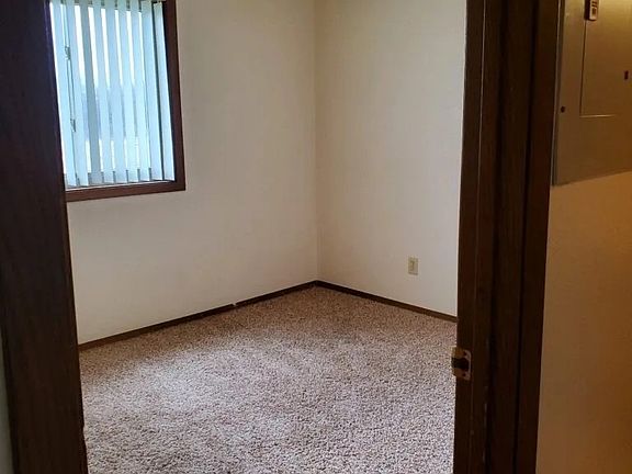 5th image of 963 Westdale Ln #1