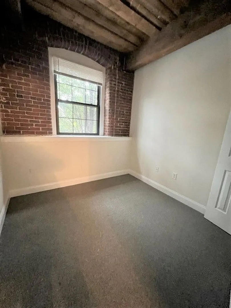 32 Vila LLC — Photo 4