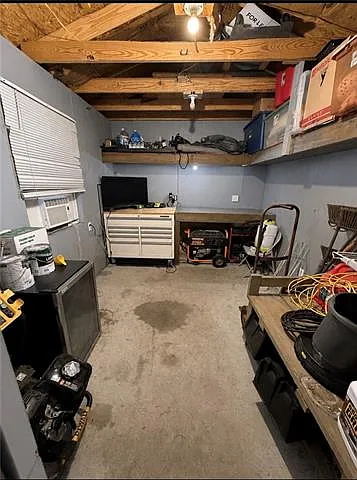 3 bed, 2.0 bath, 1684 sqft, $2,350 — Photo 4