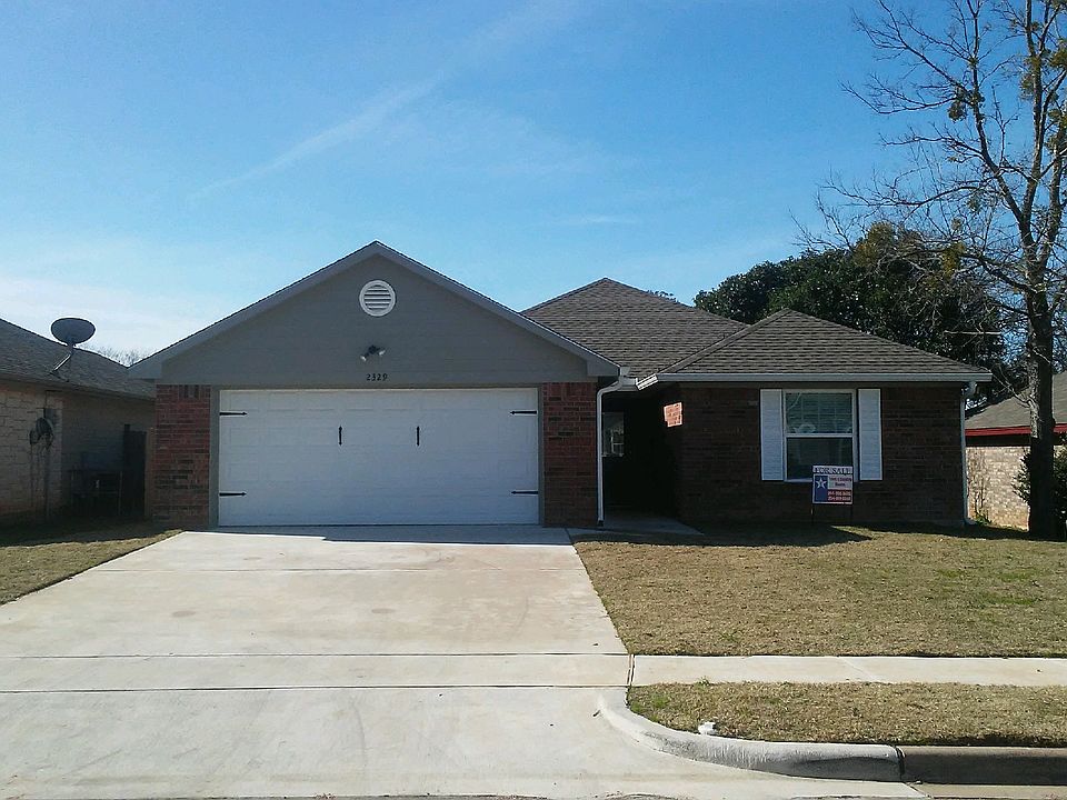 2329 Los Arboles