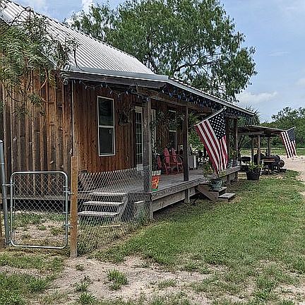5th image of 306 Paisano Dr