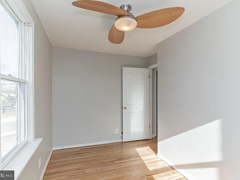 25 Birch Ave — Photo 18