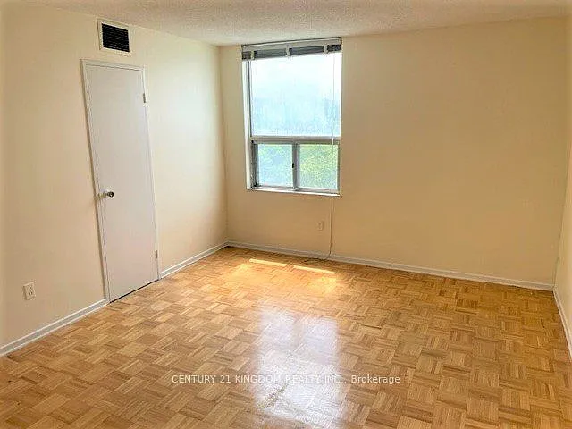20 Edgecliff Golfway E #1209 — Photo 8
