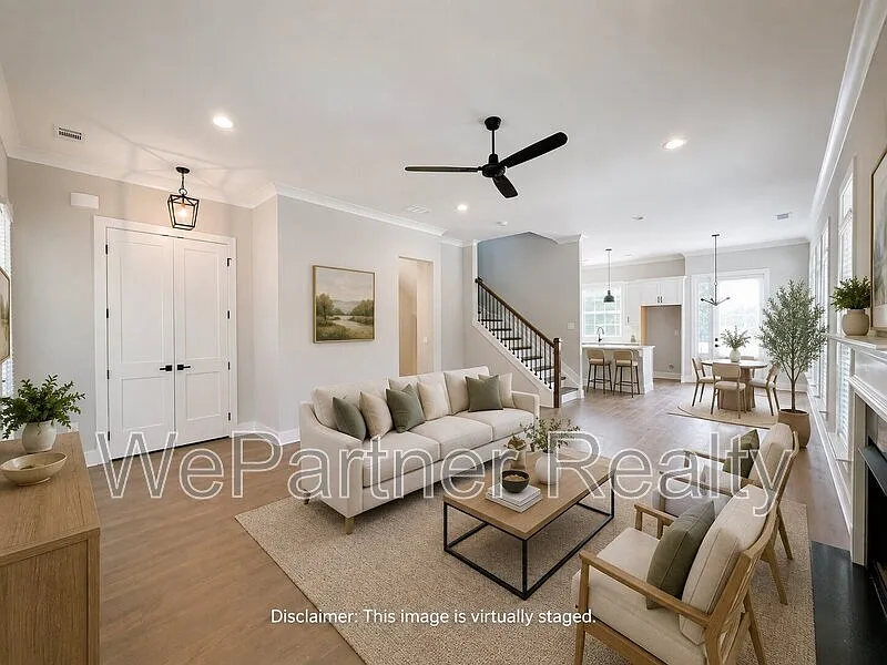 3 bed, 3.5 bath, 1950 sqft, $3,500 — Photo 3