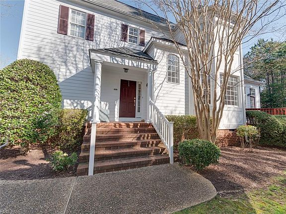 2nd image of 3427 Darden Pl