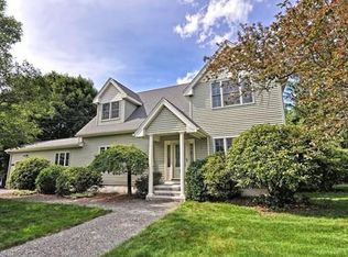 8 Bedford Dr, North Grafton, MA 01536