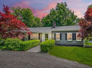 4 Summit Dr, Lebanon, NJ 08833