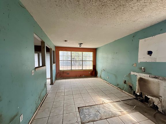 5th image of 951 Vonna Jo Cir