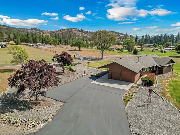 3rd image of 2624 Eastman Ln