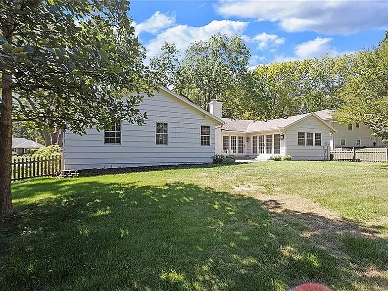 8105 Rosewood Dr — Photo 47
