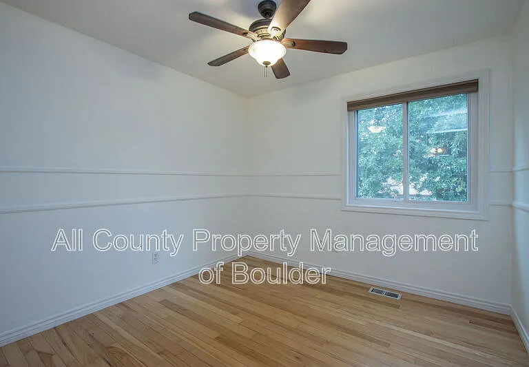 2124 Stuart St — Photo 17