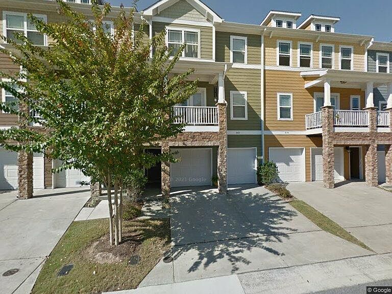 1st image of 880 Queen City Cres