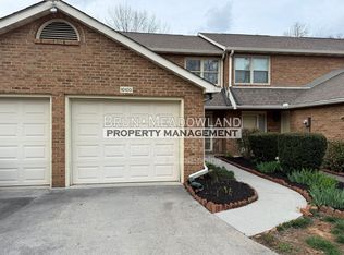 10433 Ravenbrook Ln, Knoxville, TN 37922