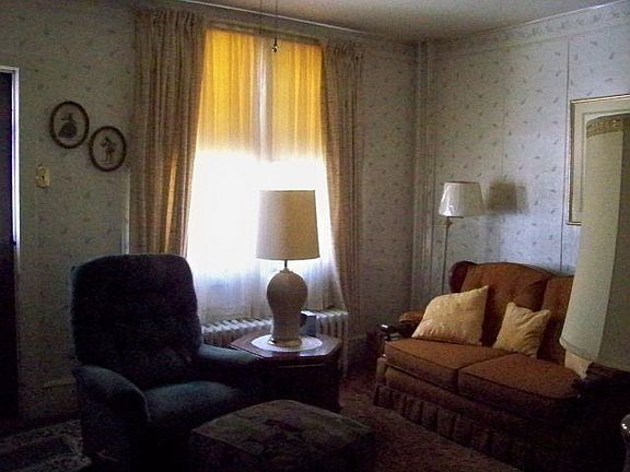 2nd image of 424 Wilbur St