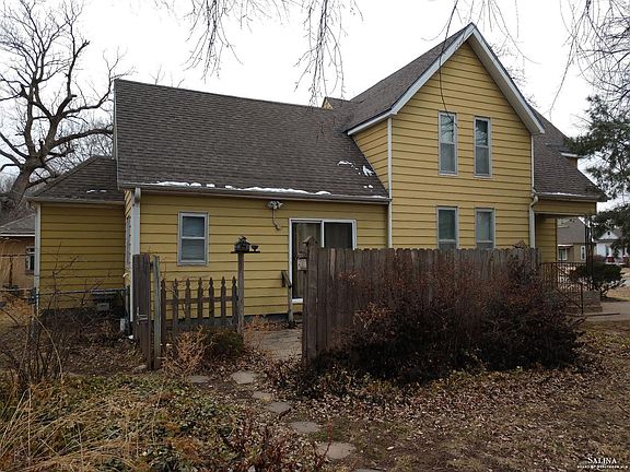 3rd image of 625 W Iron Ave