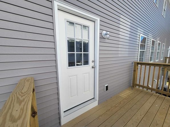 160 Franklin St #1, Fall River, MA 02720