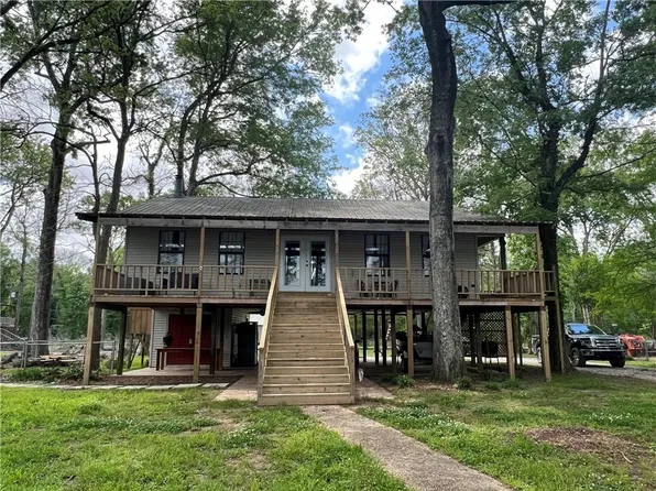 1557 Old River Rd, Mansura, LA 71350
