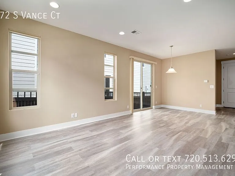 572 S Vance Ct — Photo 10