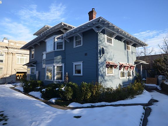 4th image of 216 E 5th St