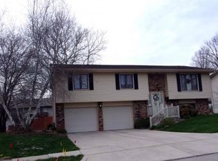 2431 N Longwood Dr, Decatur, IL 62526