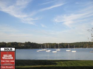 20 Fairwaters Ln, Fair Haven, NJ 07704