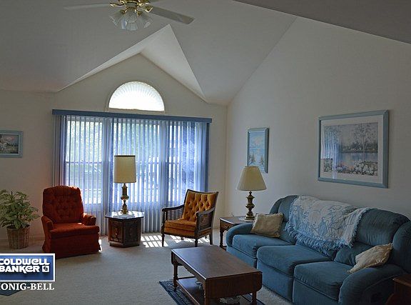 4th image of 4811 Goodhue Ln