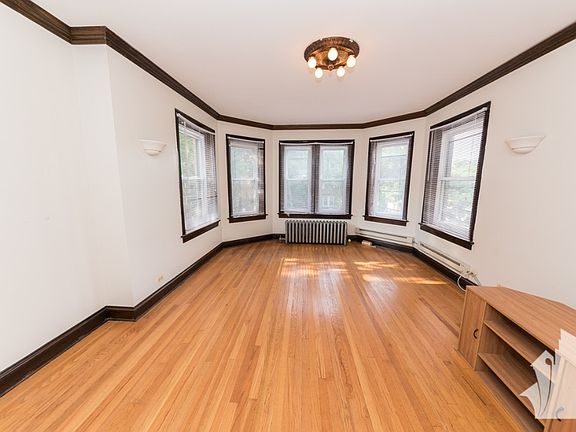 2nd image of 1415 W Hutchinson St APT 2H