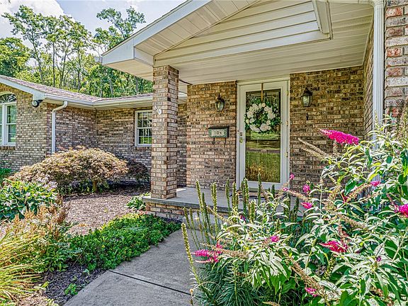3rd image of 104 Meadow Ln