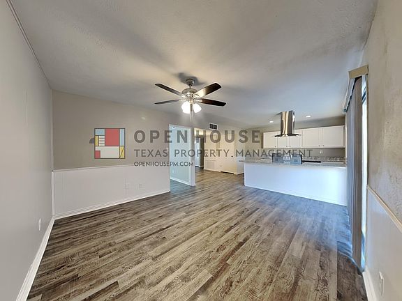 4th image of 749 Warwick Dr