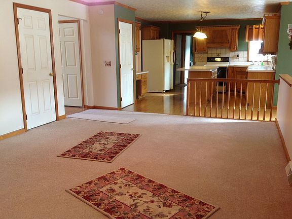 3rd image of 906 W Martin Ave