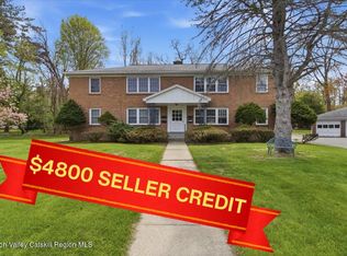 11 Kensington Ct APT 4, Delmar, NY 12054