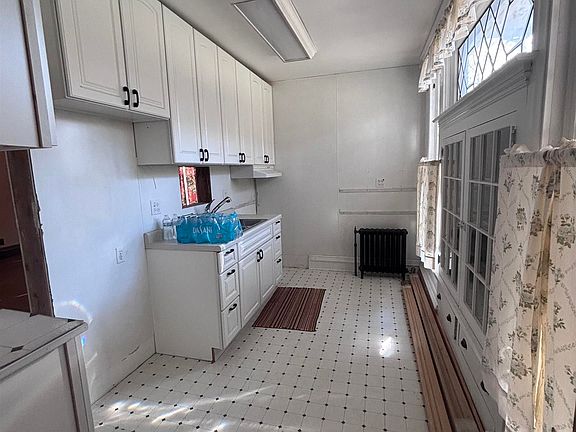 3rd image of 839 W State St