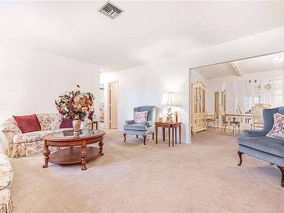 3rd image of 1403 SE 37th St