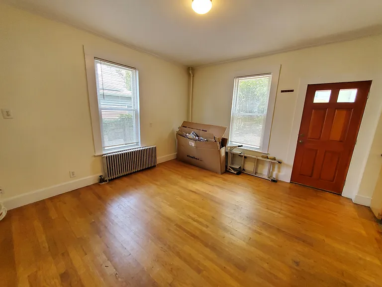 22 Eastburn St — Photo 4