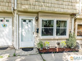 172 Roosevelt Ave APT E, Carteret, NJ 07008