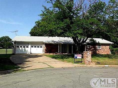 1st image of 520 Holly Hill Ct