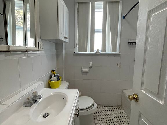 5th image of 257 Fillmore St #2