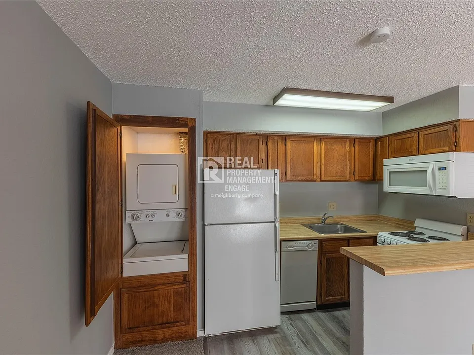 9805 Walnut St #305-C