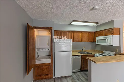 9805 Walnut St #305-C Photo 1